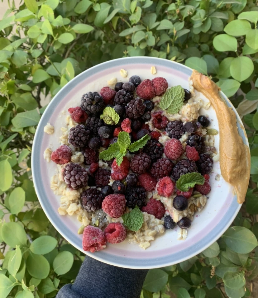 Oatmeal with berries
